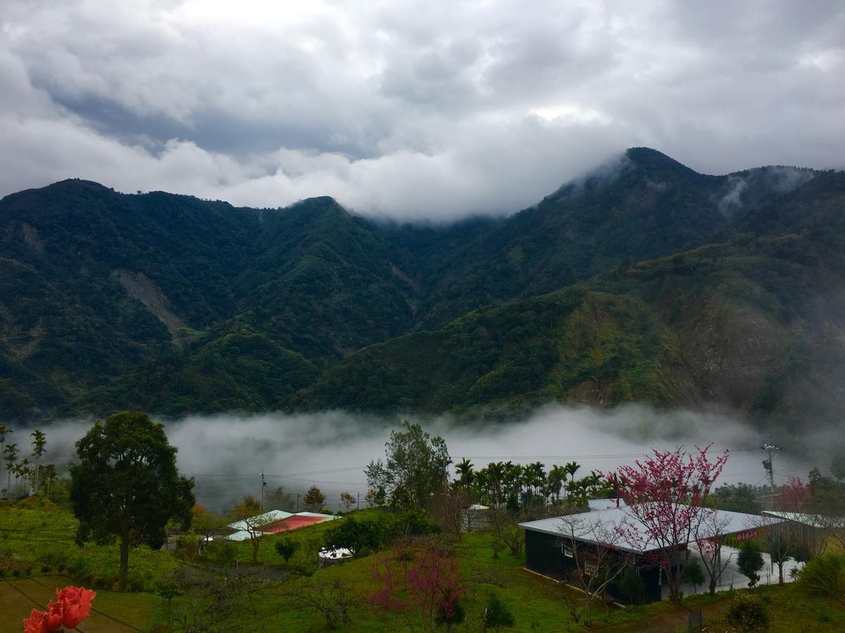 Walk Cloud Bed And Breakfast Meishan Bagian luar foto